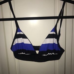 ✨sale✨ Solid and striped bikini top